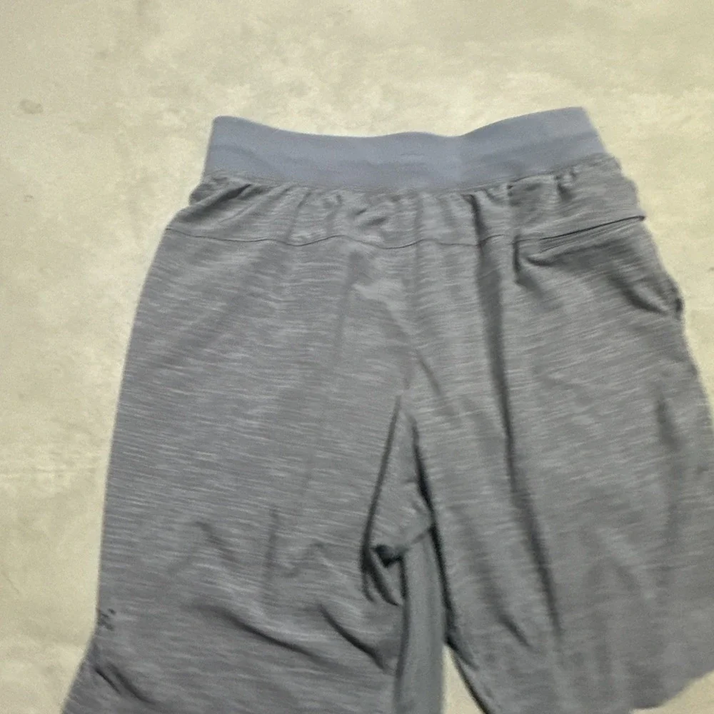 Lululemon Shorts Mens Small Gray Heather Pool Missing Drawstring Trunks
